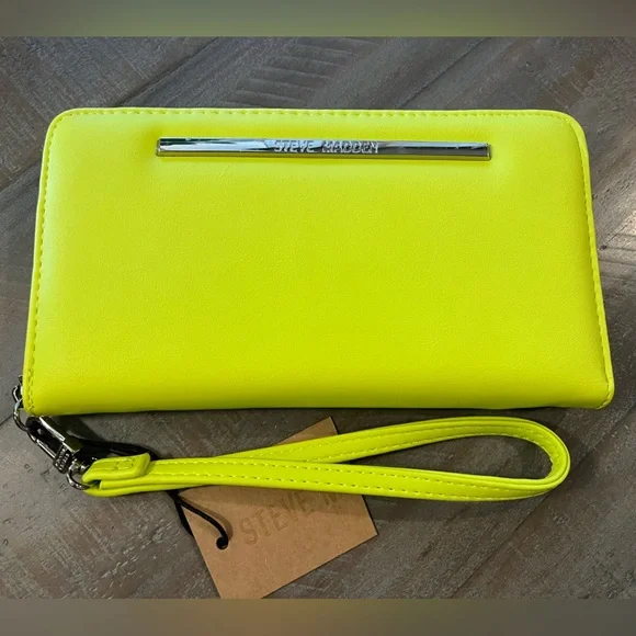 Steve Madden BZippy Lime Green Wristlet Wallet - Picture 2 of 10